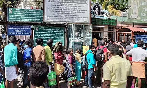 பழனி முருகன் கோவில்: முடி காணிக்கை நிலையத்தில் இணைய சேவை பாதிப்பு - பக்தர்கள் அவதி