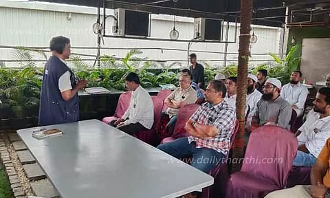 பிளாஸ்டிக் பயன்பாட்டின் தீமைகள் குறித்த விழிப்புணர்வு கூட்டம்