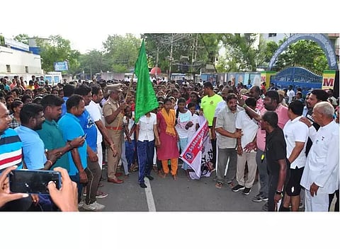 திருக்கோவிலூரில் போதை பொருட்களுக்கு எதிராக விழிப்புணர்வு மாரத்தான் போட்டி: போலீஸ் சூப்பிரண்டு மோகன்ராஜ் தொடங்கி வைத்தார்