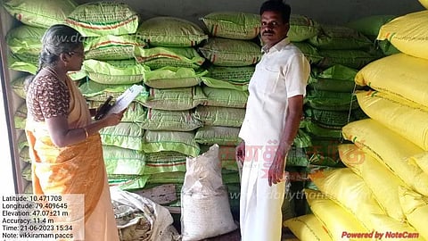 உர விற்பனை மையங்களில் வேளாண் உதவி இயக்குனர் ஆய்வு