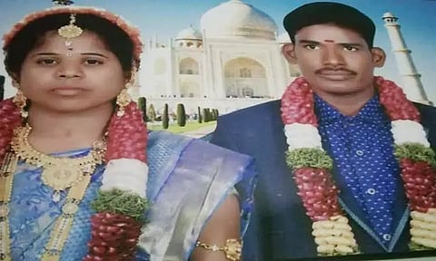 ஆற்காடு அருகே திருமண நாளில் தம்பதியர் விபத்தில் பலி