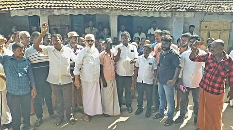 காயாமொழியில் பொதுமக்கள் கண்டன ஆர்ப்பாட்டம்