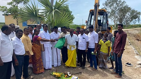 ஓட்டப்பிடாரம் அருகே எப்போதும்வென்றான் நீர்த்தேக்கத்தில் மறுசீரமைப்பு பணி