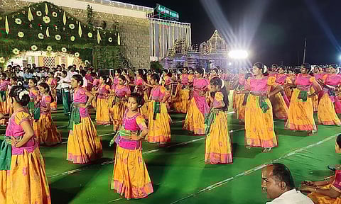 வள்ளி கும்மியாட்டம் அரங்கேற்றம்