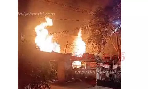 மரப்பட்டறை கடைகளில் பயங்கர தீ விபத்து