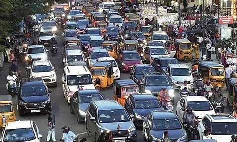 சென்னை, வள்ளுவர் கோட்டத்தில் வாகன நெரிசலை குறைக்க புதிய மேம்பாலம் - அரசாணை வெளியீடு