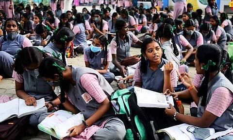 10, 11, 12ம் வகுப்பு மாணவர்களுக்கு மாலை நேர வகுப்புகள் கட்டாயம் - பள்ளிக்கல்வித்துறை உத்தரவு