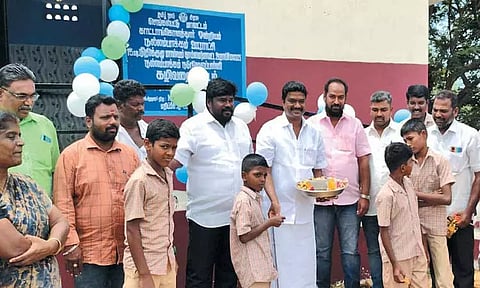 காட்டாங்கொளத்தூர் அருகே பள்ளி மாணவர்களுக்கு ரூ.5 லட்சத்தில் கழிவறை