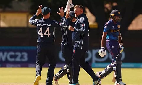 உலகக்கோப்பை தகுதிச்சுற்று: ஸ்காட்லாந்து அணிக்கு 246 ரன்கள் இலக்கு நிர்ணயித்தது இலங்கை