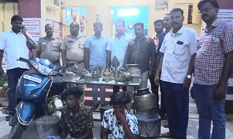 திருக்கோவிலூர் அருகே அய்யனார் கோவிலில் திருடிய கல்லூரி மாணவர் உள்பட 3 பேர் கைது