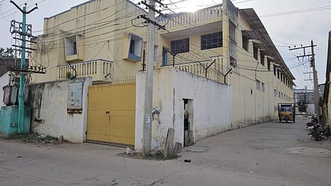 கழிவுநீரை பாலாற்றில் விட்ட தோல் தொழிற்சாலை மின் இணைப்பு துண்டிப்பு