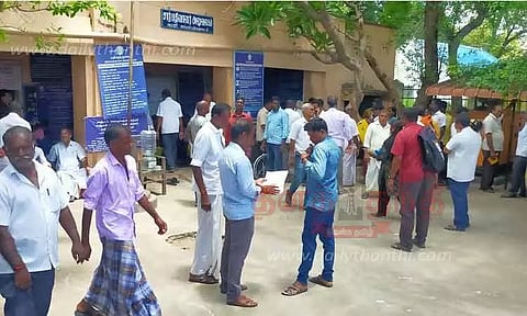 இன்டர்நெட் கிடைக்காததால் பத்திரப்பதிவு 2 மணி நேரம் பாதிப்பு