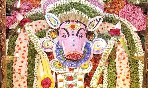 தஞ்சை ராஜவீதிகளில் வராகிஅம்மன் வீதிஉலா