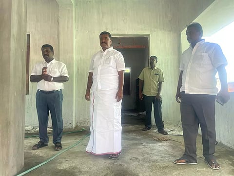 தலைக்காட்டுபுரம் தொடக்க பள்ளியில் புதிய வகுப்பறை கட்டுமான பணியை எம்.எல்.ஏ ஆய்வு