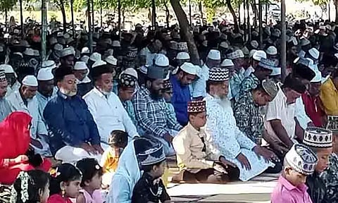 பக்ரீத் பண்டிகையையொட்டி முஸ்லிம்கள் சிறப்பு தொழுகை