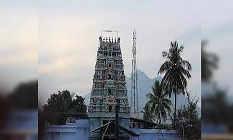 உத்தமசோழபுரம் கரபுரநாதர் கோவிலில் அறநிலையத்துறை அதிகாரிகள் ஆய்வு