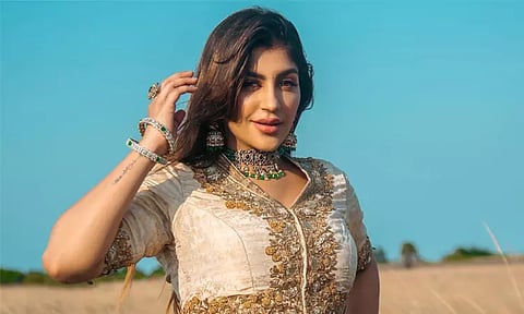 source  -@iamyashikaanand