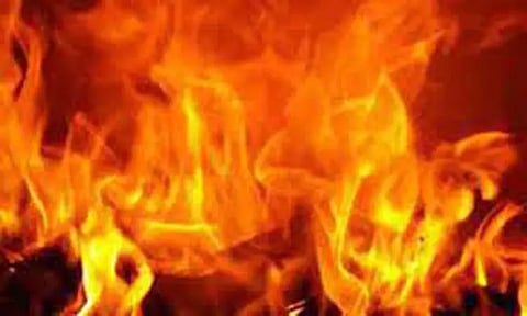 குப்பை கிடங்கில் திடீர் தீ