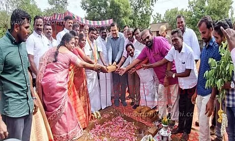 ரூ.72½ லட்சத்தில் நாட்டின நாய்கள் ஆராய்ச்சி மையம் ; கலெக்டர் அடிக்கல் நாட்டினார்