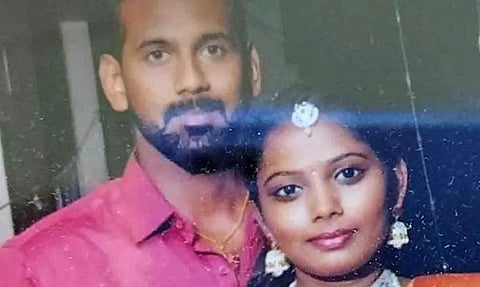 குடும்ப தகராறில் மனைவியின் தலையை துண்டித்து கொலை