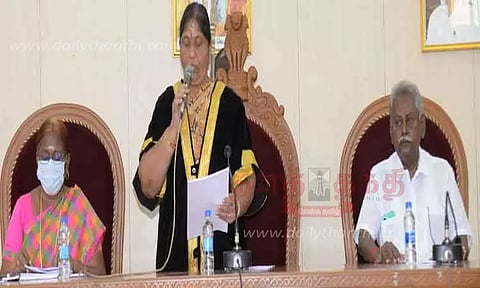 ஈரோடு மாநகராட்சி கூட்டத்தில் அ.தி.மு.க. கவுன்சிலர்கள் வெளிநடப்பு