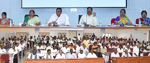 சேலம் மாவட்டத்தில் நீர்நிலை ஆக்கிரமிப்புகளை அகற்ற வேண்டும் - குறைதீர்க்கும் நாள் கூட்டத்தில் விவசாயிகள் வலியுறுத்தல்