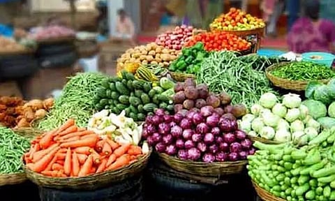 தக்காளியைத் தொடர்ந்து மற்ற காய்கறி விலையும் கிடுகிடு உயர்வு - இல்லத்தரசிகள் கவலை
