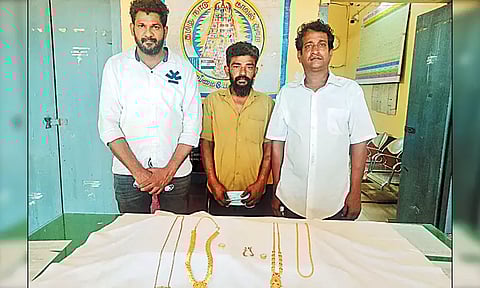 தாம்பரம், எழும்பூர் ரெயில் நிலையங்களில் பயணிகளிடம் திருடிய 23¼ பவுன் நகை மீட்பு