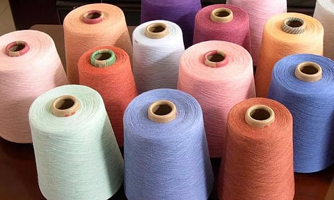 நூல் விலை கிலோவுக்கு ரூ.25 குறைந்ததால் பின்னலாடை உற்பத்தியாளர்கள் மகிழ்ச்சி