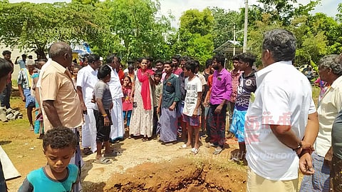 செல்லப்பிள்ளைகுட்டை ஊராட்சி அலுவலகம் கட்ட பொதுமக்கள் எதிர்ப்பு