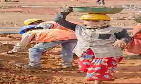 கல்குவாரி உரிமையாளர்கள் வேலைநிறுத்தம்: கட்டிட தொழிலாளர்கள் 10 ஆயிரம் பேர் வேலை இழப்பு