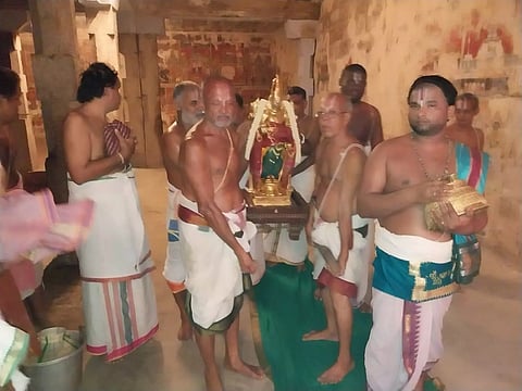 ஸ்ரீவைகுண்டம் கள்ளபிரான் கோவிலில் சேஷ்டாபிஷேகம்