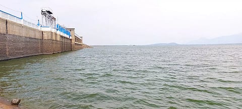 50 அடியாக குறைந்த வைகை அணை நீர்மட்டம்: முதல்போக பாசனத்திற்கு தண்ணீர் திறப்பதில் சிக்கல்