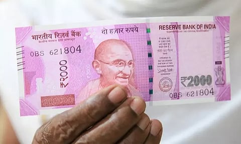 2,000 ரூபாய் நோட்டுகளை திரும்ப பெறுவதற்கு எதிரான வழக்கில் இன்று தீர்ப்பு