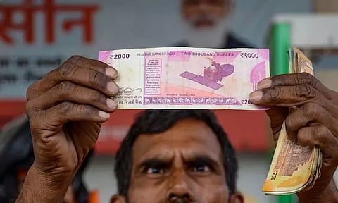 2 ஆயிரம் ரூபாய் நோட்டுக்களை திரும்ப பெறுவதற்கு எதிரான மனு: டெல்லி ஐகோர்ட் தள்ளுபடி