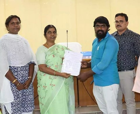 மாற்றுத்திறனாளிகளுக்கு செயற்கை கால்கள்