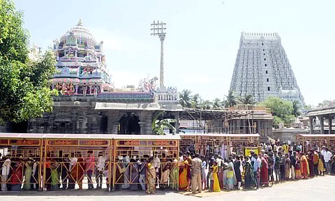 ஆனி மாத பவுர்ணமி: தி.மலையில் விடிய விடிய கிரிவலம் சென்ற பக்தர்கள்