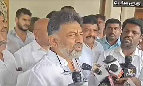 தமிழ்நாட்டுடன் சண்டையிட விருப்பம் இல்லை - டி.கே.சிவக்குமார் தகவல்