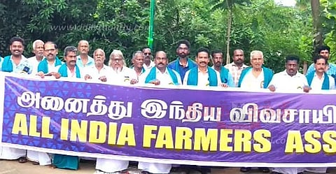 விவசாயிகள் சங்க கொடியேற்று விழா