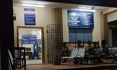 திருவள்ளூர் சார் பதிவாளர் அலுவலகத்தில் 20 மணி நேரமாக நடைபெற்ற வருமானவரி சோதனை நிறைவு