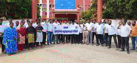 வக்கீல்கள் ஆர்ப்பாட்டம்