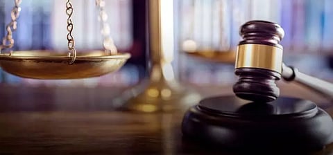 உரிமை கோராமல் பல ஆண்டுகளாக போலீஸ் நிலையங்களில் கிடக்கின்றன:பறிமுதல் வாகனங்கள் குறித்து 3 மாதத்துக்கு ஒருமுறை கோர்ட்டுகளுக்கு தெரிவிக்க வேண்டும்- டி.ஜி.பி.க்கு மதுரை ஐகோர்ட்டு உத்தரவு