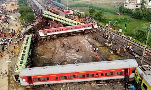 'சிக்னல் மற்றும் தொலைதொடர்பு பிரிவின் அலட்சியமே ஒடிசா ரெயில் விபத்திற்கான பிரதான காரணம்' - விசாரணை அறிக்கை வெளியீடு