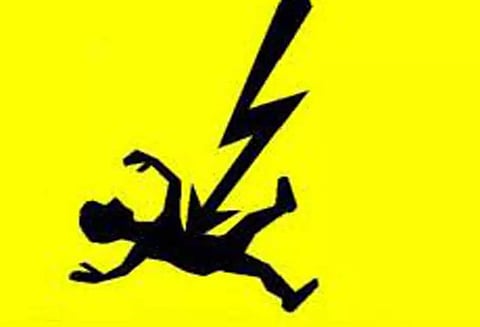 நாசரேத் அருகே மின்சாரம் தாக்கி ஊழியர் காயம்