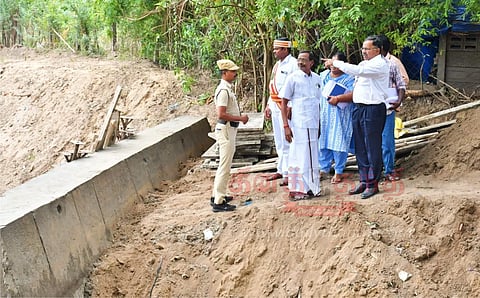 வளர்ச்சி திட்ட பணிகளை கலெக்டர் மகாபாரதி ஆய்வு