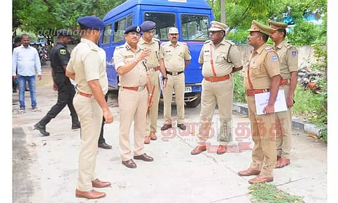 ரவுடிகள் மீது கடும் நடவடிக்கை எடுக்க வேண்டும்