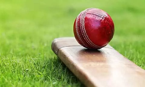 துலீப் கோப்பை கிரிக்கெட் அரைஇறுதி: தெற்கு மண்டல அணி 195 ரன்னில் 'ஆல்-அவுட்'