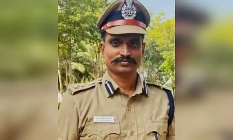 கோவை சரக டிஐஜி துப்பாக்கியால் சுட்டு தற்கொலை..!