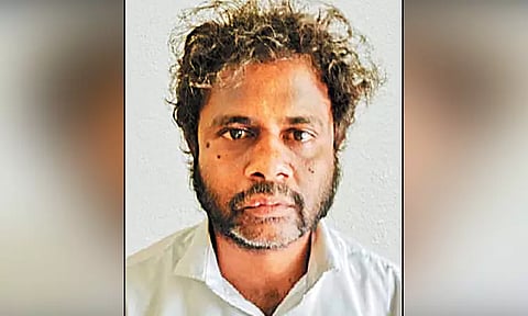 தலைமை செயலகத்தில் வேலை வாங்கி தருவதாக மோசடி செய்தவரை மடக்கி பிடித்து போலீசில் ஒப்படைத்த பெண்