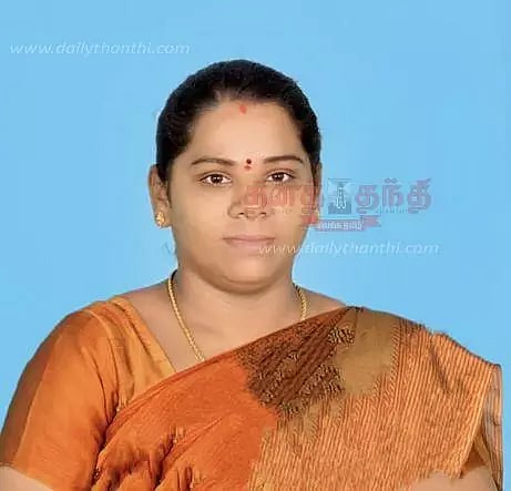 அனைத்து ரேஷன் கடைகளிலும் தக்காளியை குறைந்த விலைக்கு விற்க வேண்டும்